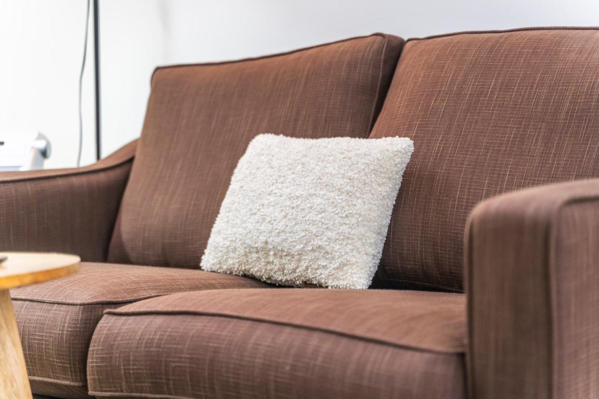 Exquisite 2-Bedroom Penthouse-Sleeps 7-Free Parking With Workstations & High-Speed Wifi 伯明翰 外观 照片